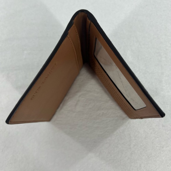 Michael Kors Bedford Travel Passport - Picture 8 of 9